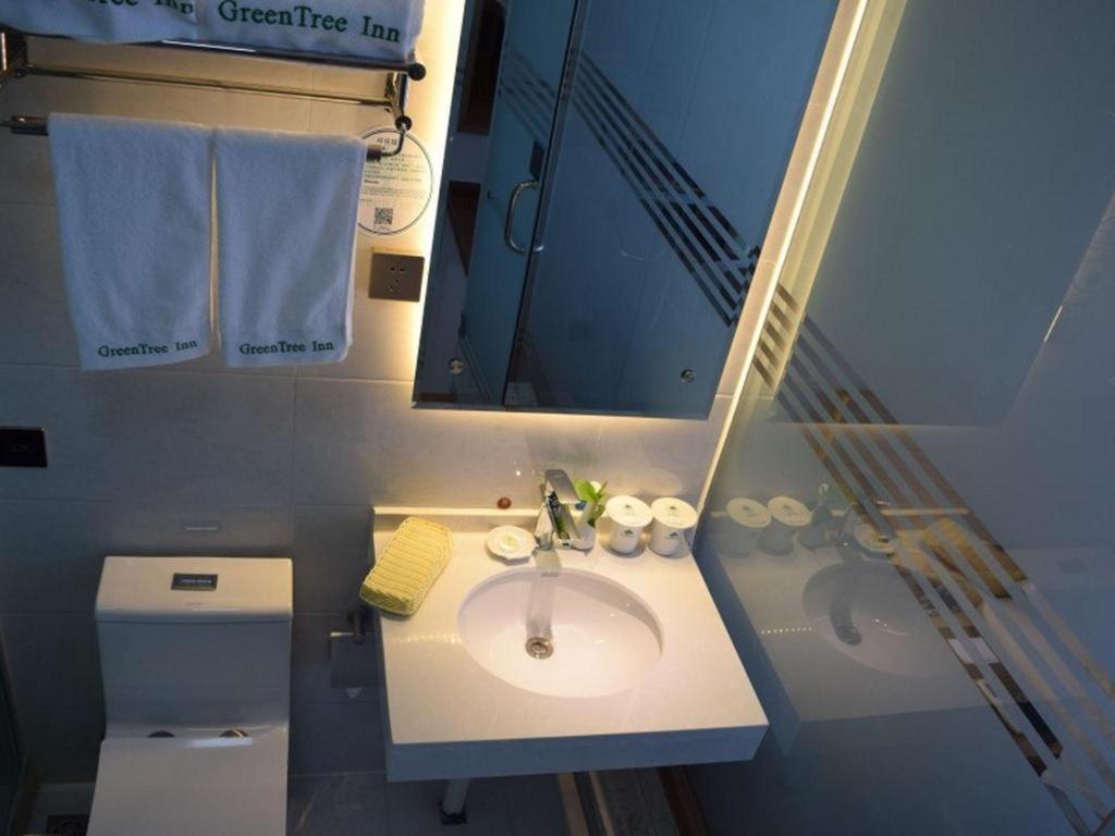 Greentree Inn Zhengzhou Xinzheng City Longhu Town Xiangyun Road Express Hotel Dış mekan fotoğraf
