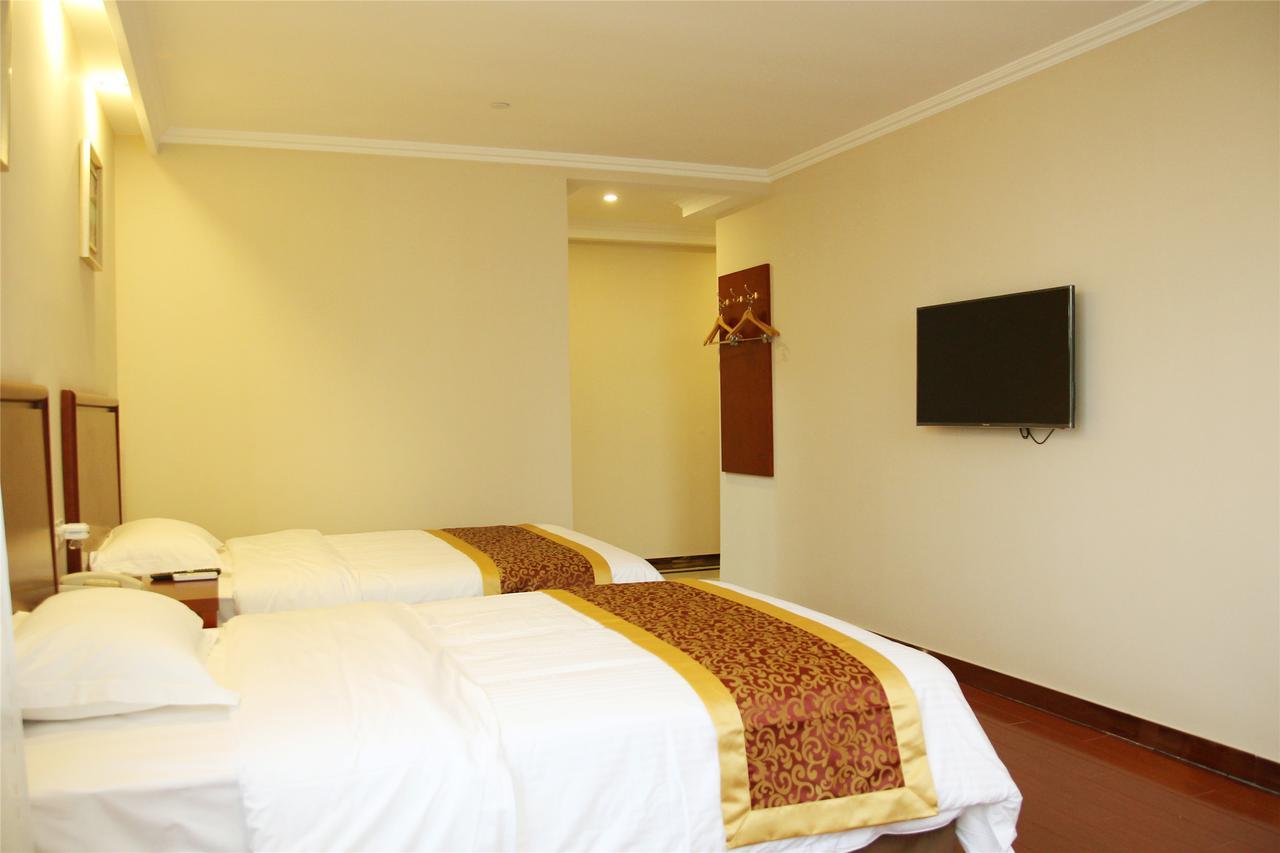 Greentree Inn Zhengzhou Xinzheng City Longhu Town Xiangyun Road Express Hotel Dış mekan fotoğraf