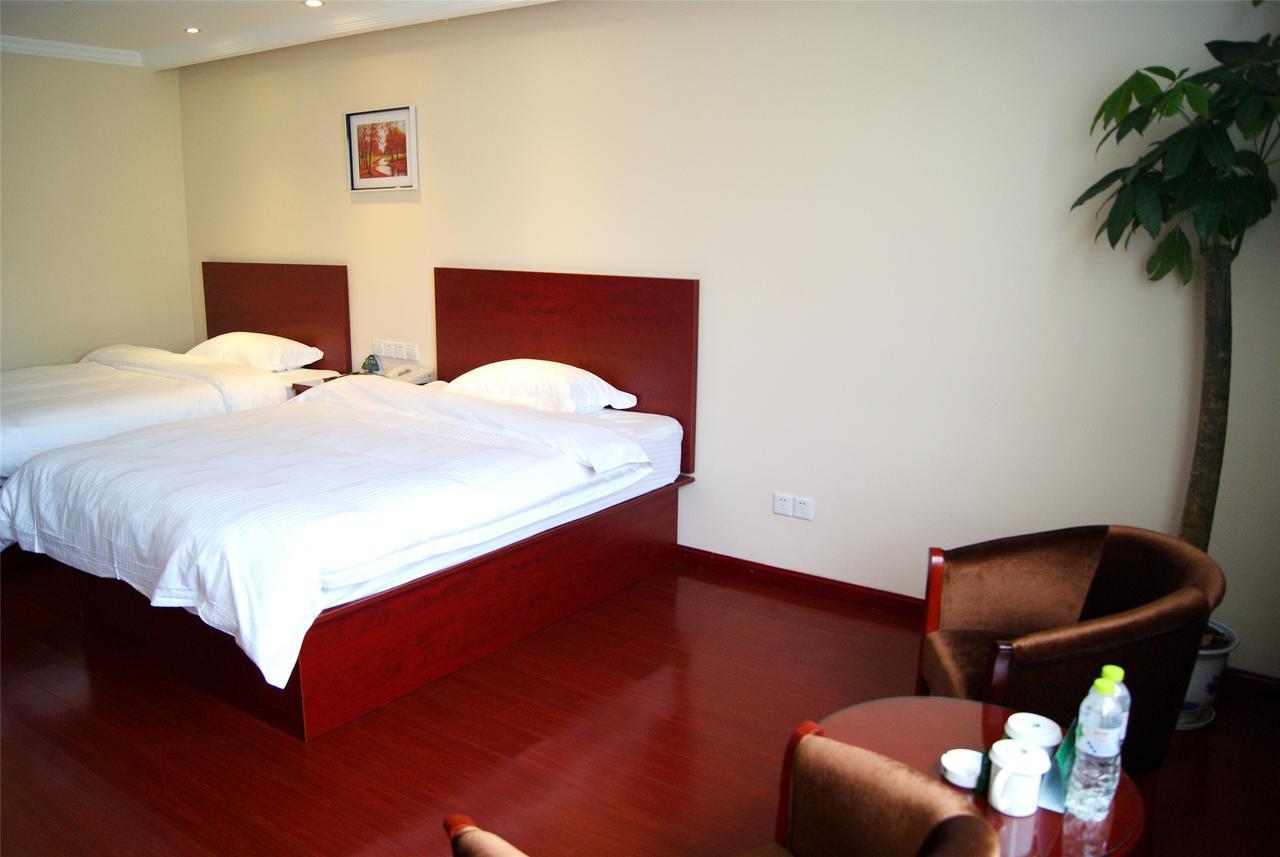 Greentree Inn Zhengzhou Xinzheng City Longhu Town Xiangyun Road Express Hotel Dış mekan fotoğraf