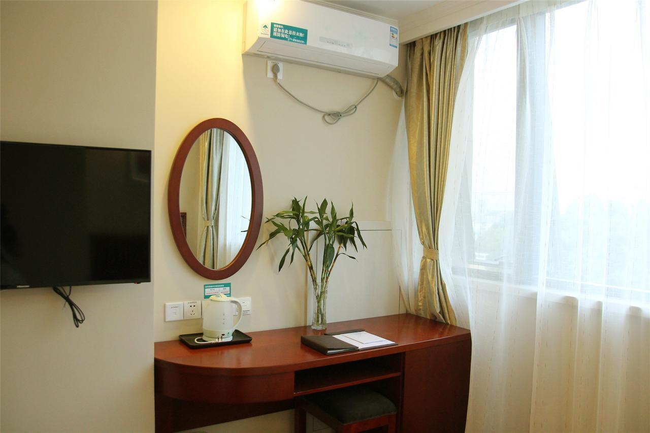 Greentree Inn Zhengzhou Xinzheng City Longhu Town Xiangyun Road Express Hotel Dış mekan fotoğraf