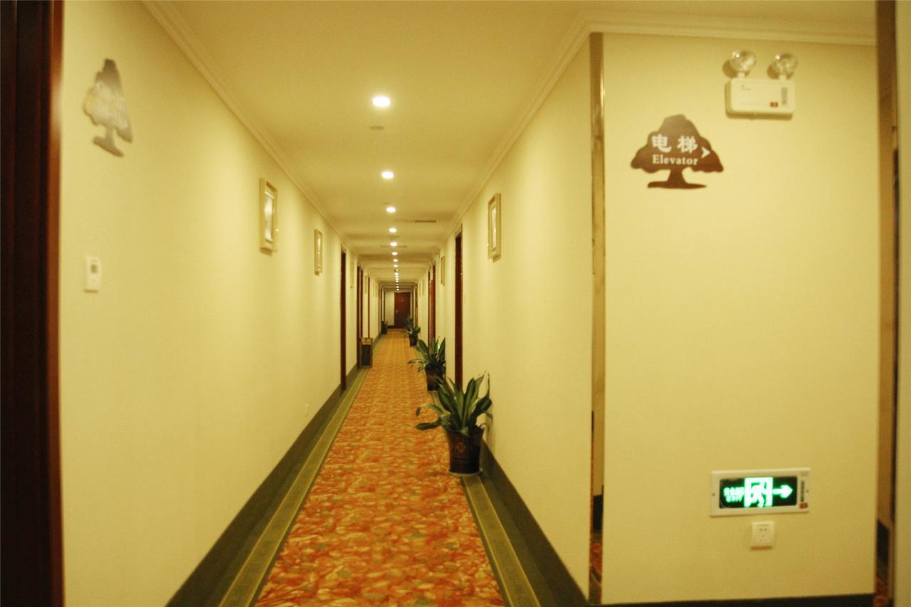 Greentree Inn Zhengzhou Xinzheng City Longhu Town Xiangyun Road Express Hotel Dış mekan fotoğraf