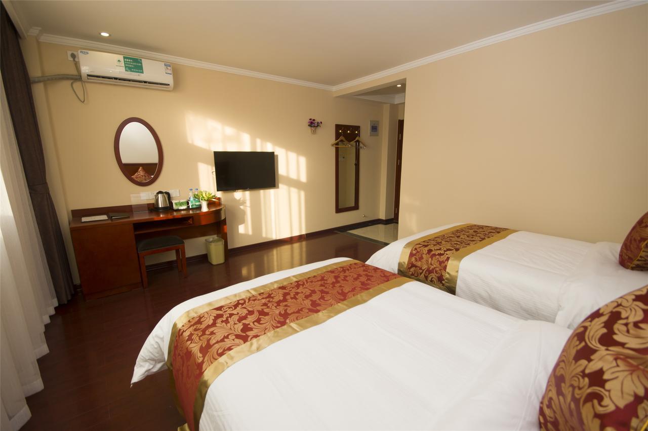 Greentree Inn Zhengzhou Xinzheng City Longhu Town Xiangyun Road Express Hotel Dış mekan fotoğraf